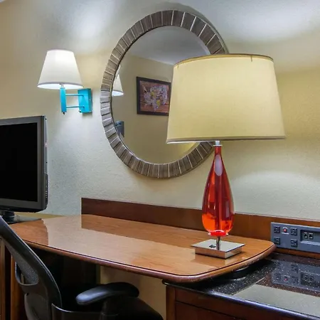 Travelodge By Wyndham Forsyth-2