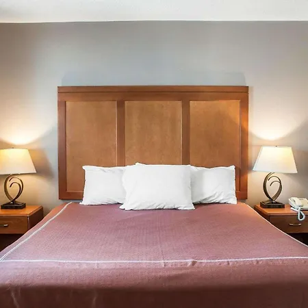 Rodeway Inn & Suites-2