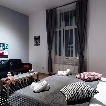 Cracow Rent Apartments - Spacious Apartments For 2-7 People In Quiet Area - Kolberga Street Nr 3 - 10 Min To Main Square By Foot-2