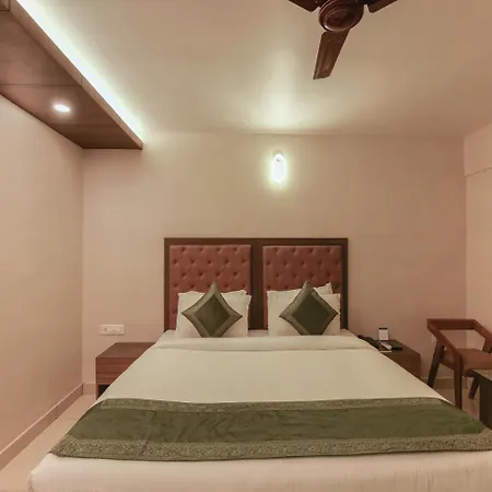 Treebo Goodland Residency - 500M From Railway Station-3