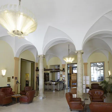 Hotel Mediterranee-3
