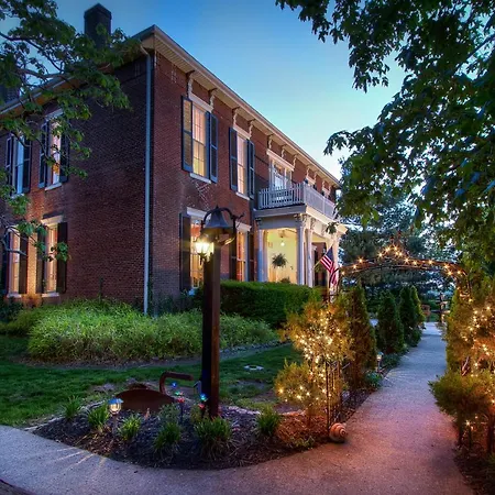 Maple Hill Manor Bed & Breakfast-2