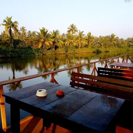 Om Lake Resort-2
