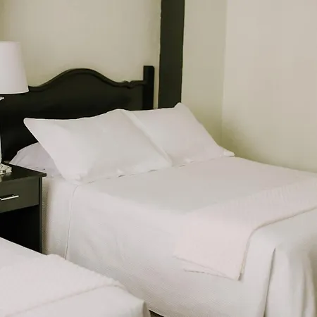 Hotel Leon-2