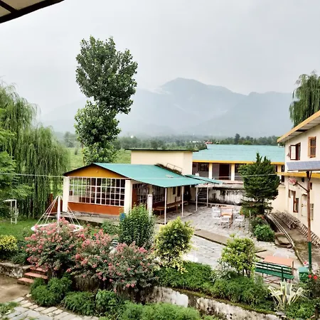 Pops Resort-3