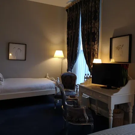 O'Neills Victorian Pub & Townhouse-2