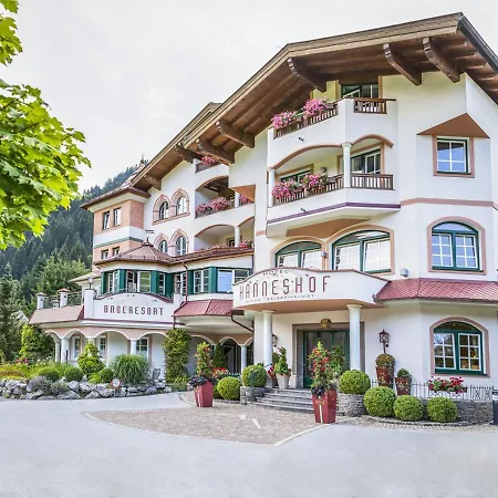 Familien- und Wellnesshotel Hanneshof-3