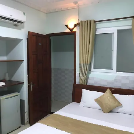 Gold Hotel-3