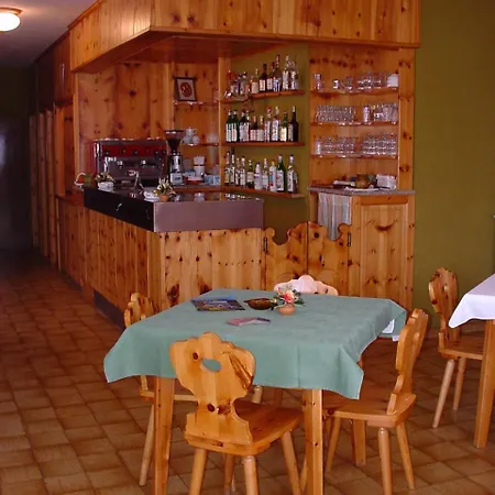 Hotel Gin-2