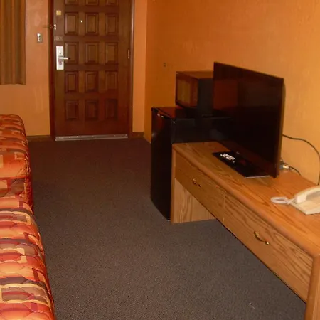 83 Motel-2