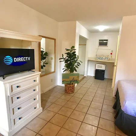 Sunny Palms Inn-2