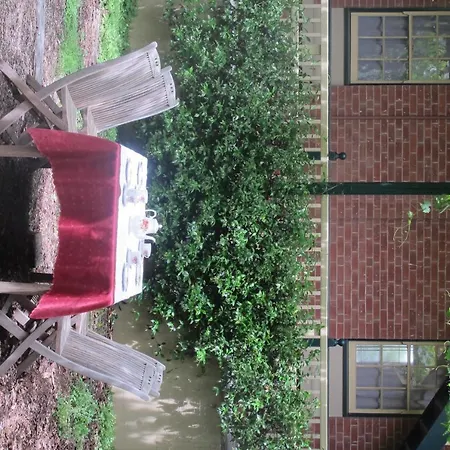 Holmhurst Guest House-3