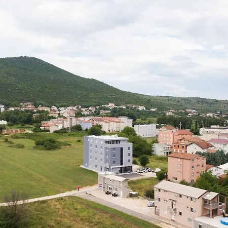 Hotel Tau-2