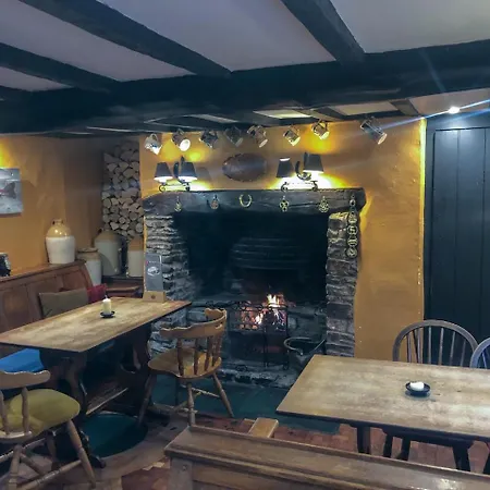 The Hoops Inn & Country Hotel-3