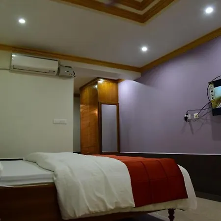 Hotel Chembiyan-3