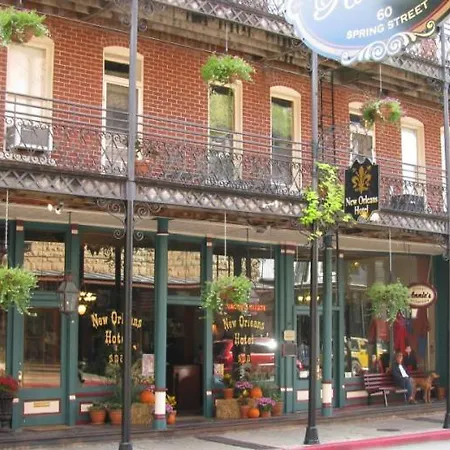 New Orleans Hotel Eureka Springs-3
