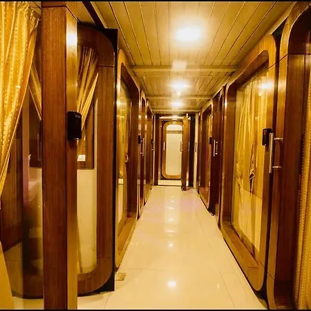 Qubestay Airport Capsule Hotel & Hostel-2