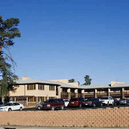Red Feather Lodge/Hotel-2