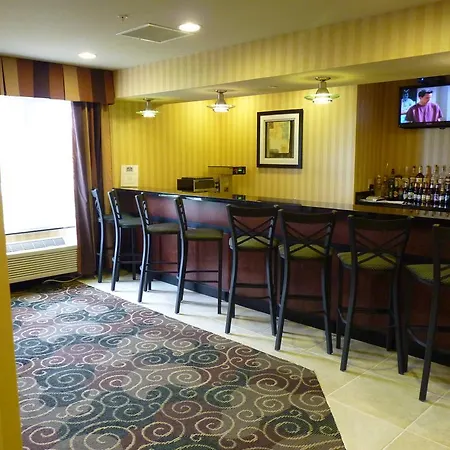 Boarders Inn & Suites By Cobblestone Hotels - Oshkosh-3