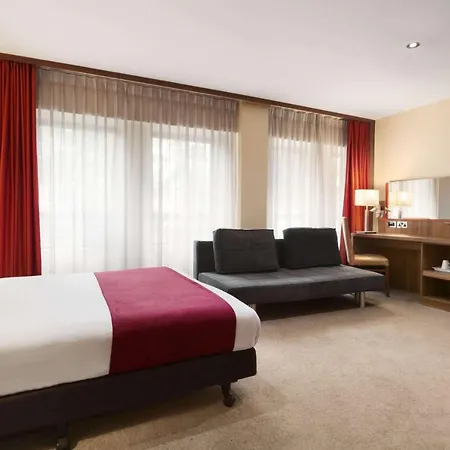 Ramada Hounslow - Heathrow East-3