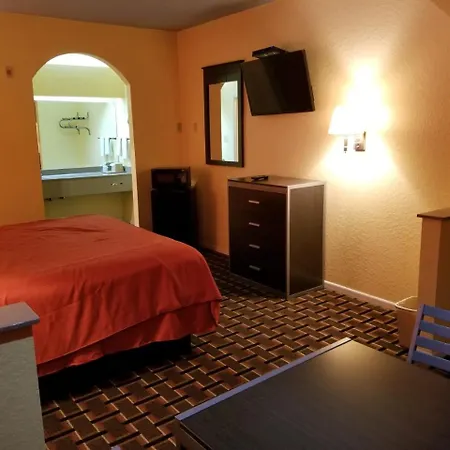 Texan Inn & Suites-3