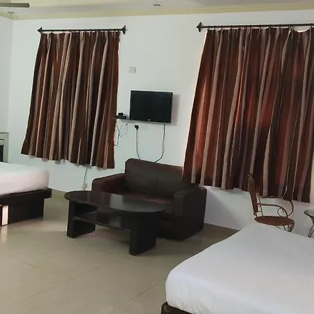 Fabhotel Prashant Palace-2