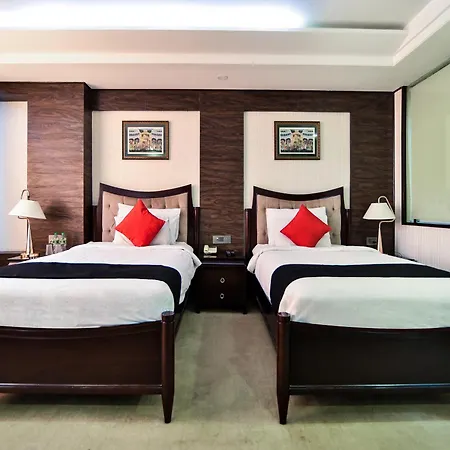 Polo Inn & Suites-3