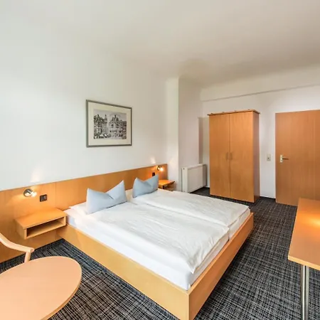 City Hotel-3