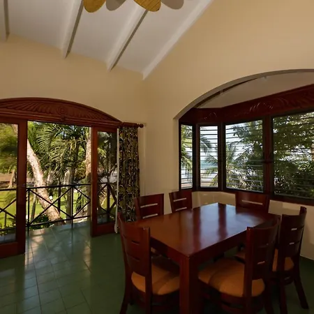 Club Del Mar Oceanfront-2