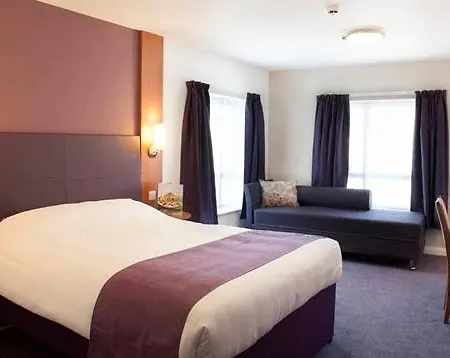Premier Inn Lincoln City Centre-2