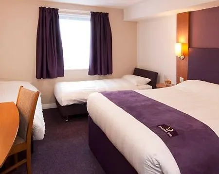 Premier Inn Solihull Town Centre-2