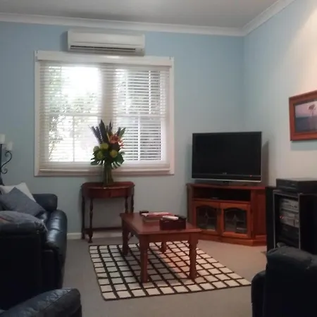 Langley Cottage B&B-2