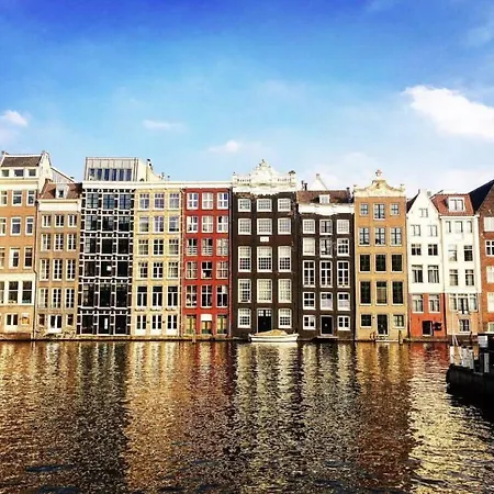 Facade Hotel Amsterdam-2
