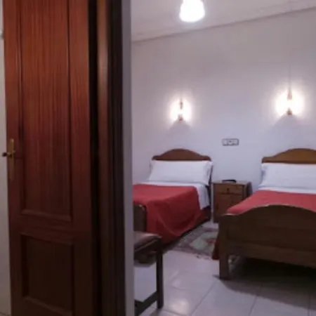 Hostal Gaudi-3