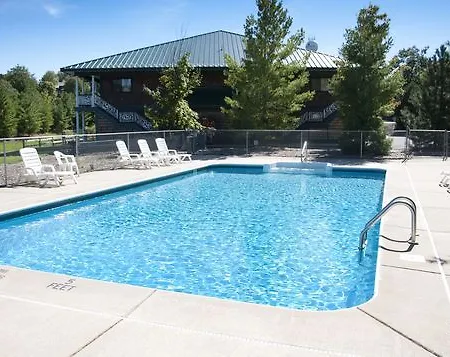 Chief Golf Cottages-2
