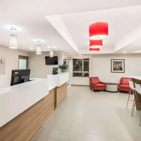 Microtel Inn & Suites By Wyndham Sudbury-3