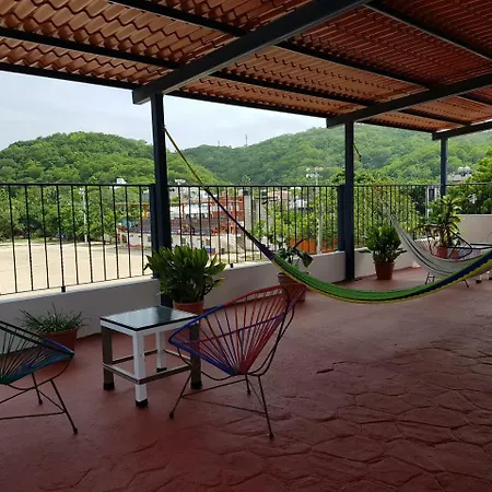 Hostal Azul y Blanco-3