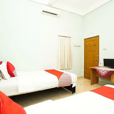Kartika Syariah Homestay by Stayku-3