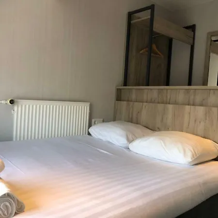 Facade Hotel Amsterdam-3