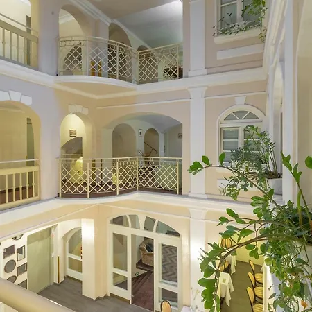 Promenada Romantic Hotel-2