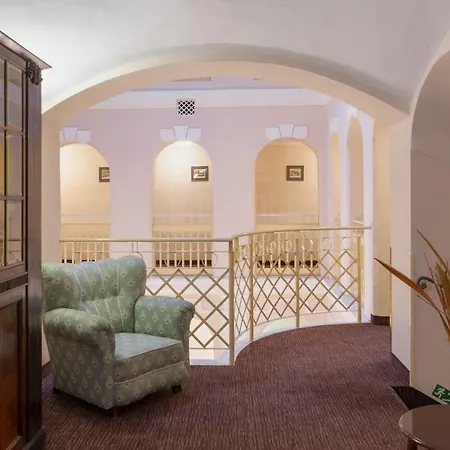 Promenada Romantic Hotel-3