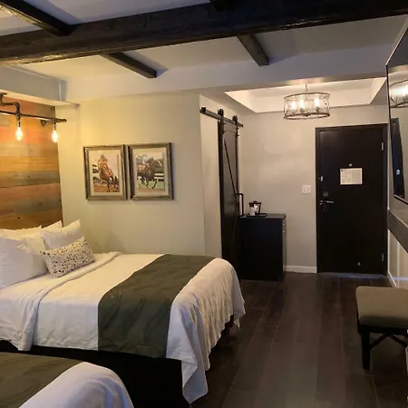 Cedar Stables Inn & Suites-3