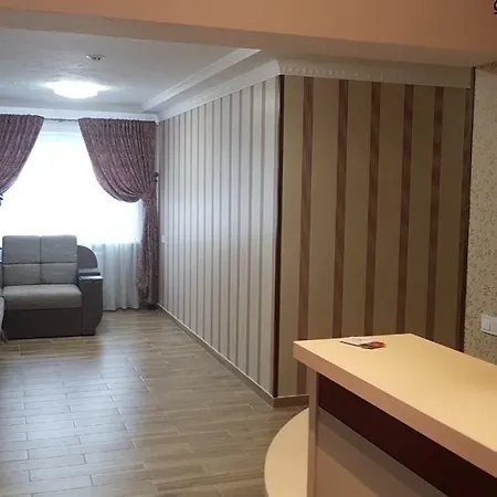 готель Біля фонтану-3