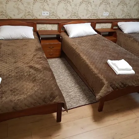 готель Біля фонтану-2