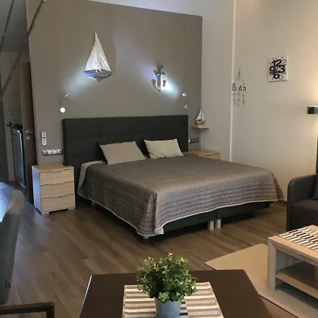 Calypso Lakeside Rooms & Lux Apartments-2