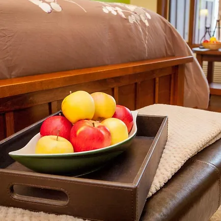 Hillcrest Farm Market B&B-2