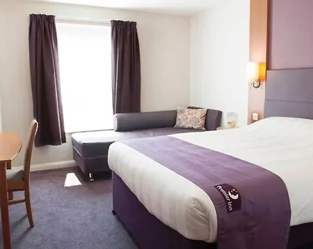 Premier Inn Basildon-3