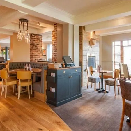 Premier Inn Evesham-3