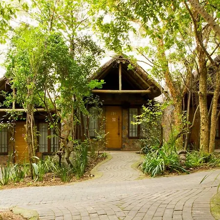 Misty Hills Country Hotel, Conference Centre & Spa-3