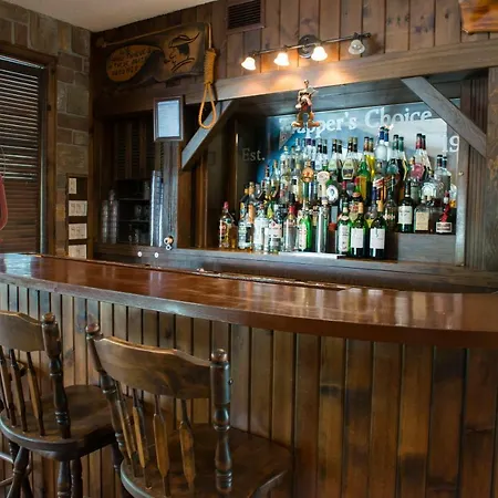 Trapper'S Choice Inn & Restaurant-2